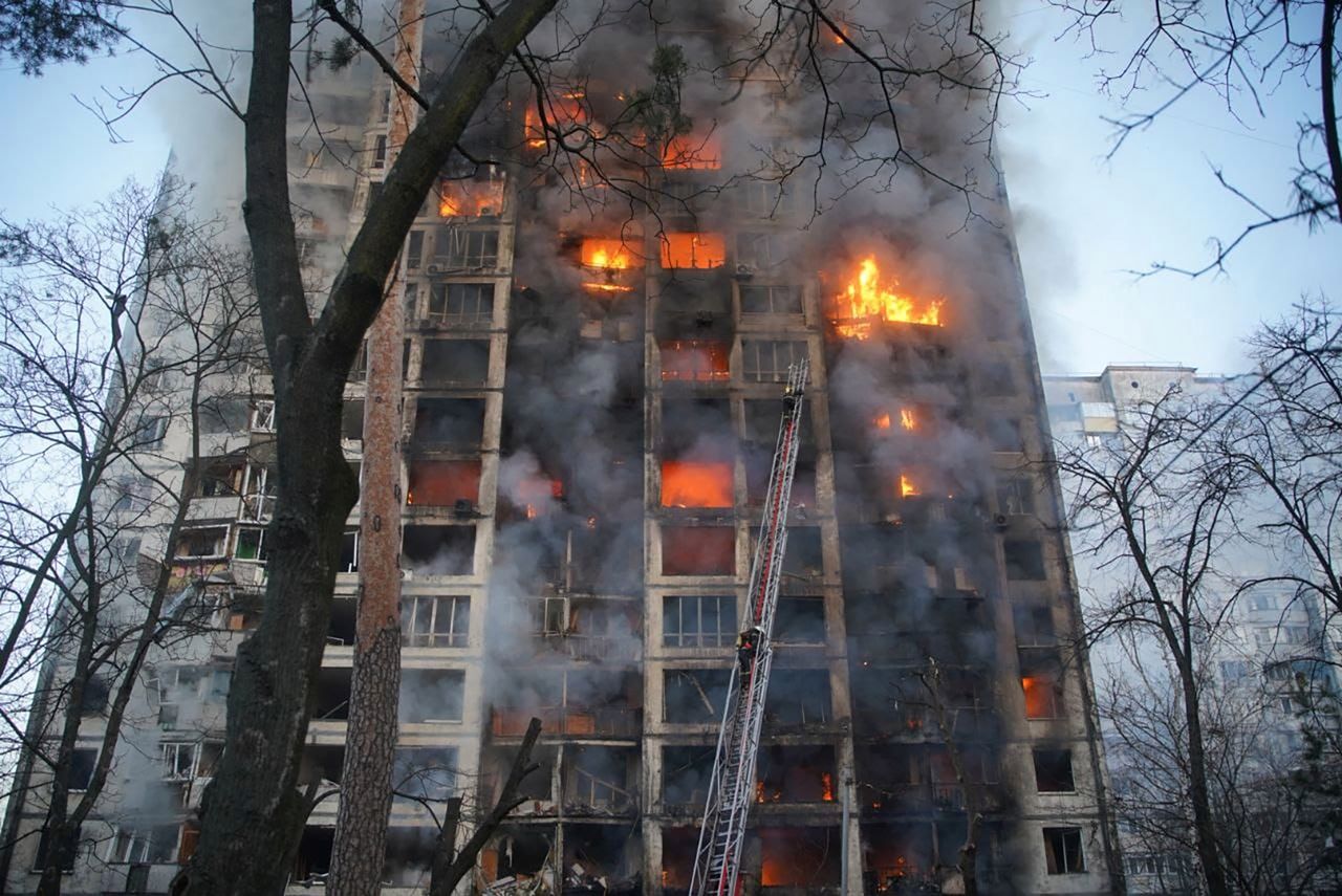 Wojna w Ukrainie. Zbombardowane osiedle w Kijowie pokazuje bezwzględność Rosjan
