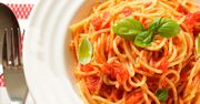 Makaron z sosem pomidorowo-cukiniowo-serowym
