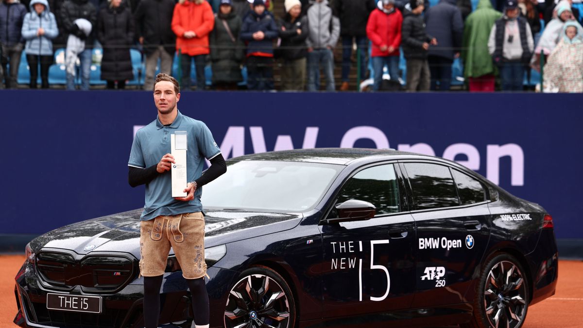 PAP/EPA / Anna Szylagyi / Na zdjęciu: Jan-Lennard Struff, mistrz BMW Open 2024