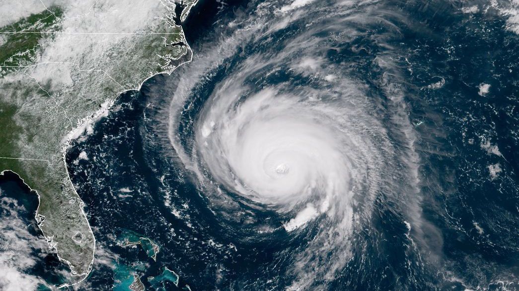 Huragan widziany z kosmosu, zdjęcie satelitarne.