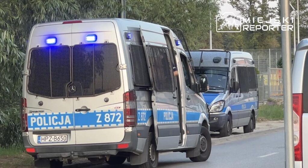 Niepokojące sytuacje w Wawrze. „Dziecko wyrwało się napastnikowi”. Policja bada sprawy