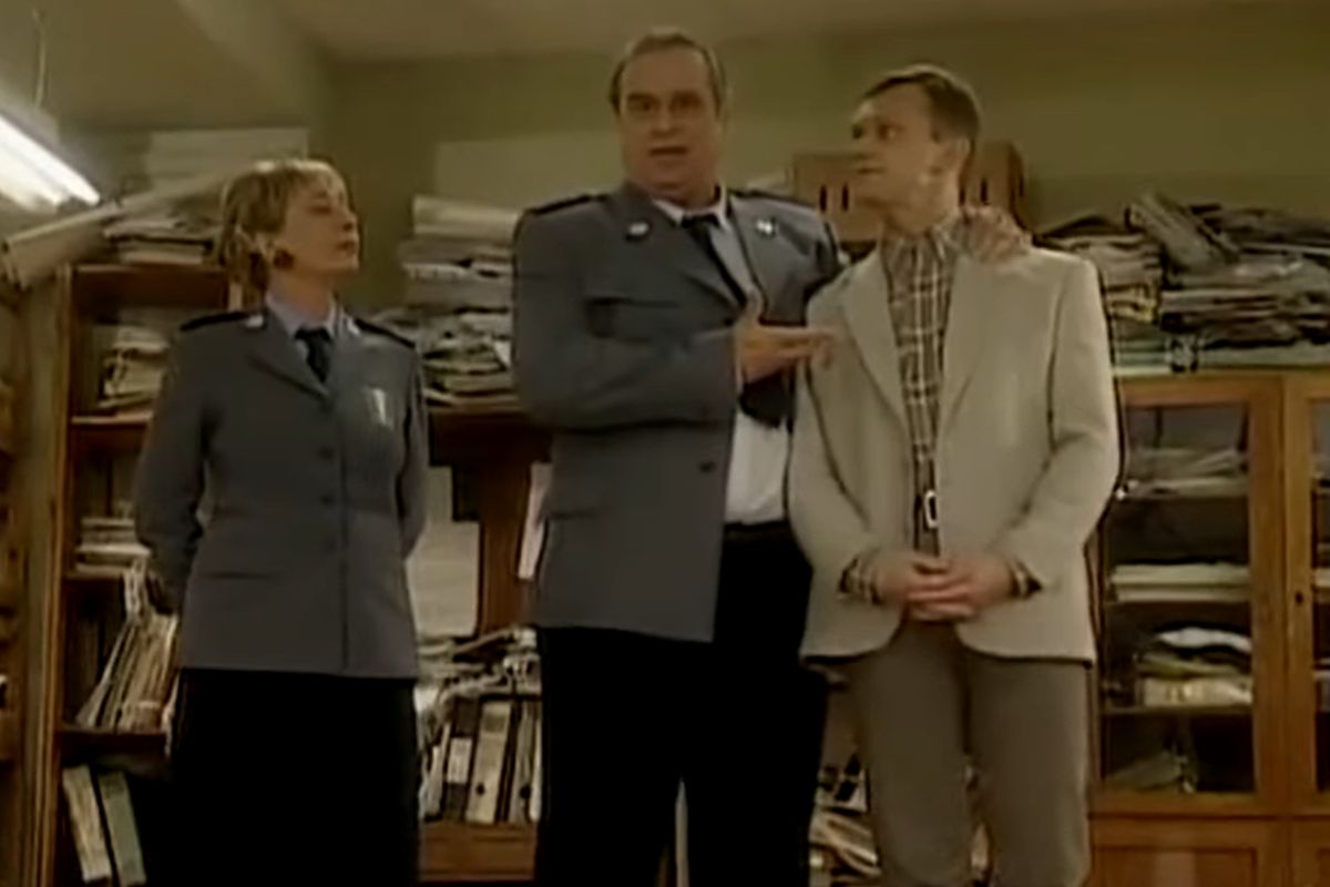 To już 28 lat. Tak wyglądali aktorzy "13. posterunku" w premierowym odcinku