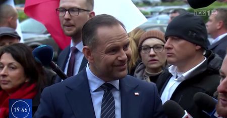 Szajka lichwiarzy wyłudza mieszkania. Kontrowersyjny materiał TVP