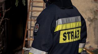 Brześć Kujawski: Zawalił się strop w budynku mieszkalnym w Kujawsko-Pomorskiem. Służby pracują na miejscu