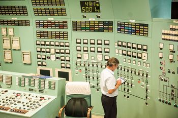 Elektrownia jądrowa na Węgrzech ma problemy przez upały. Moc w dół