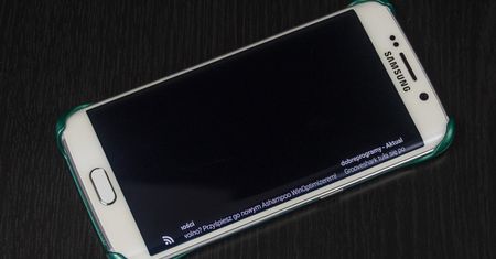 Marshmallow dla Edge z praktycznymi funkcjami zakrzywionego ekranu