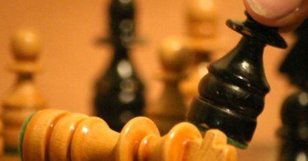 Umarł król, niech żyje król – program Komodo nowym mistrzem świata w szachach