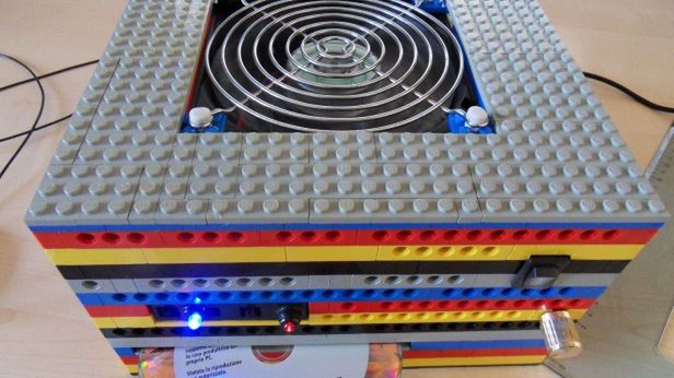 Obudowa komputera z LEGO 1