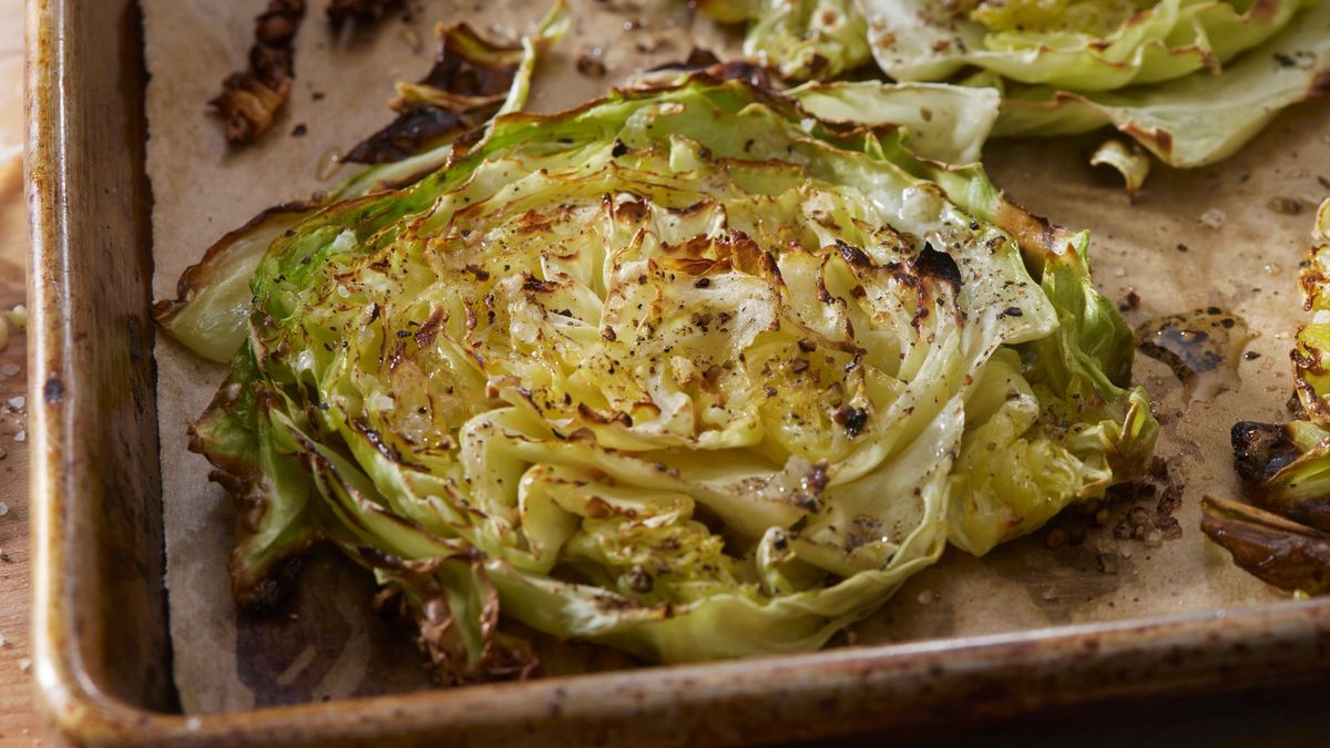 Młoda kapusta ma dużo właściwości prozdrowotnych.