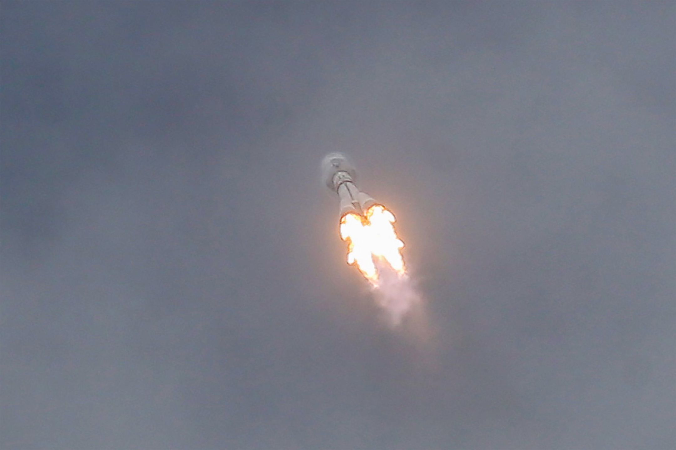 Rosyjski satelita pogodowy w drodze na orbitę. Zobacz zdjęcia ze startu 5