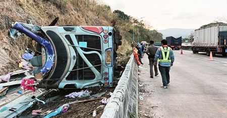 Dwupiętrowy autobus zjeżdżał ze wzgórza. 18 ofiar śmiertelnych