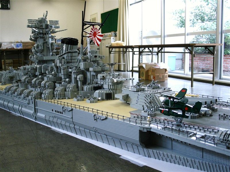 Monumentalny pancernik z klocków lego (150kg!) 6
