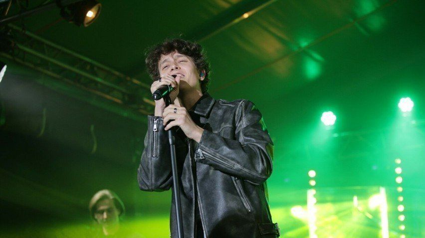 Jednym z artystów występujących w ramach Faktorii Kultury w Pruszczu Gdańskim będzie Oskar Cyms 