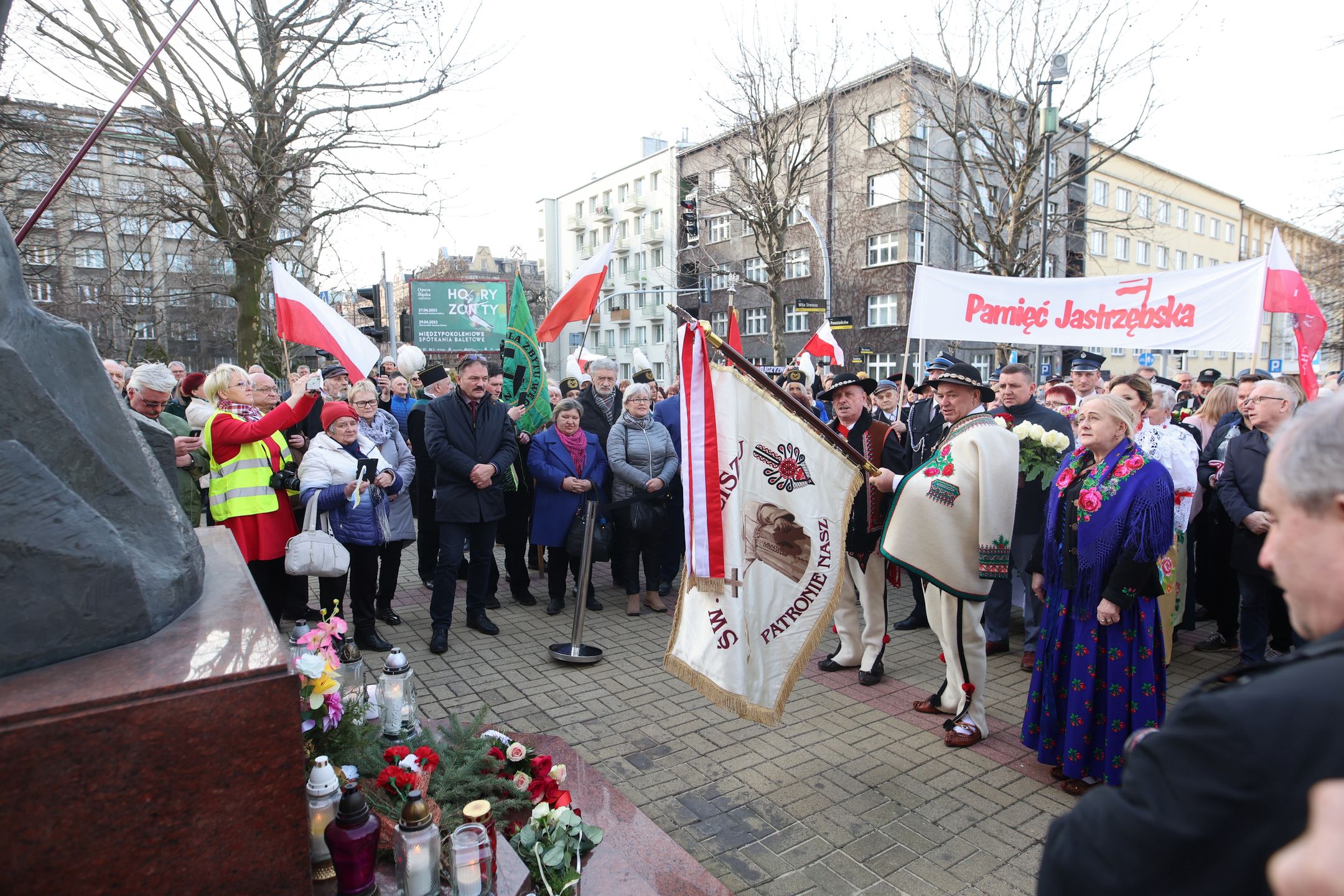 Katowice, 18.03.2023. Uczestnicy marszu w obronie dobrego imienia św. Jana Pawła II, 18 bm. w Katowicach. (amb) PAP/Zbigniew Meissner