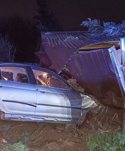 Pijany kierowca BMW wbił się w garaż. Miał 2,3 promila