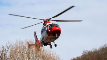 Wypadek w Kamieńsku. Kobietę w ciężkim stanie zabrał śmigłowiec Lotniczego Pogotowia Ratunkowego