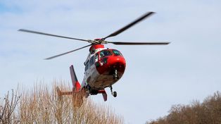 Wypadek w Kamieńsku. Kobietę w ciężkim stanie zabrał śmigłowiec Lotniczego Pogotowia Ratunkowego