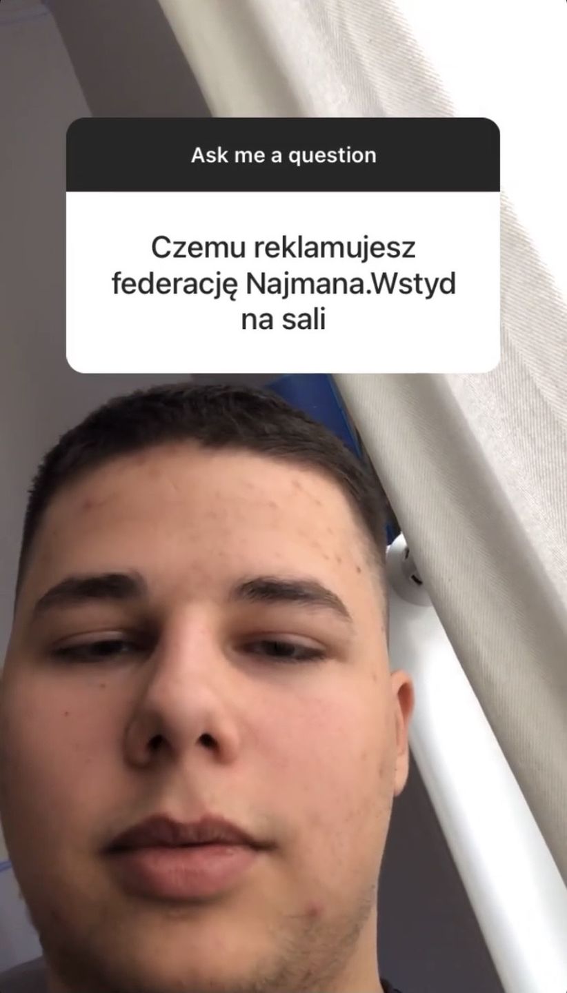Allan Krupa przemawia do fanów