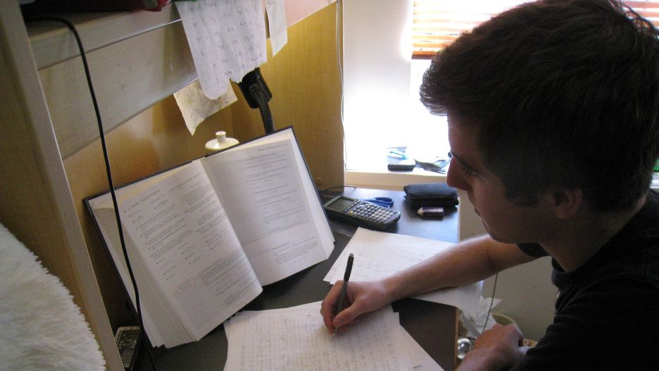 Wrocław. Maturzyści czekają na wyniki matur. Decyzje odnośnie studiów odkładają na później