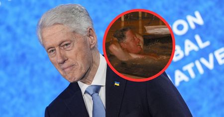 Clinton złożył zeznania. Mówił o kontrowersyjnym zdjęciu w jacuzzi