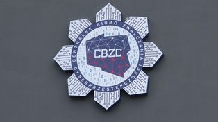 Jechał ponad 200 kilometrów z Białegostoku, aby przekazać pieniądze fałszywemu kurierowi w Warszawie. Oszusta zatrzymało CBZC