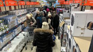 Pod Warszawą rusza nowy market. Otwarcie zaplanowano z wielkim rozmachem. Rabaty, niespodzianki i konferansjer na scenie