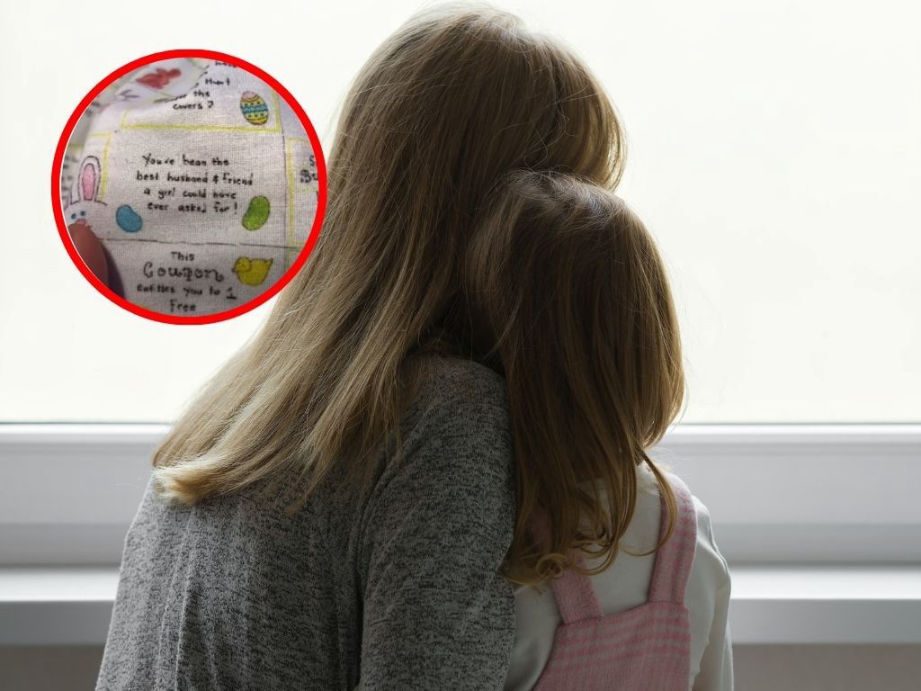 Kupiła córeczce sukienkę. To, co zobaczyła na materiale, ścina z nóg
