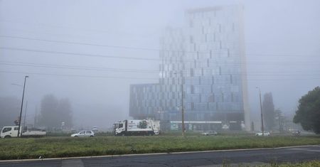 We wtorek pogodnie, ale z przelotnym deszczem. W nocy możliwe gęste mgły w regionie