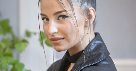 Koronkowy stanik pod skórzaną kurtką. Julia Wieniawa wyglądała obłędnie