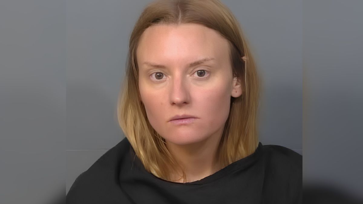 Nauczycielka nawiązała intymną relację z uczniem.