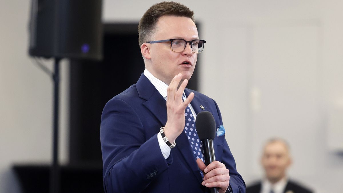 Częstochowa, 15.03.2025. Wybory Prezydenta RP 2025 - kampania. Kandydat Trzeciej Drogi, marszałek Sejmu Szymon Hołownia podczas spotkania otwartego z mieszkańcami w Hotelu Arche w Częstochowie, 15 bm. (ad) PAP/Waldemar Deska