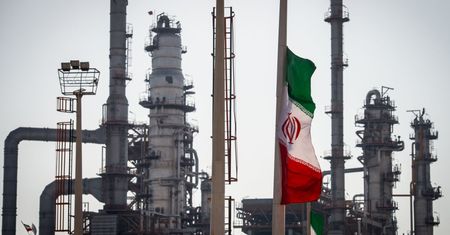 Iran grozi światu gospodarczą opcją atomową. Decyzja należy do USA