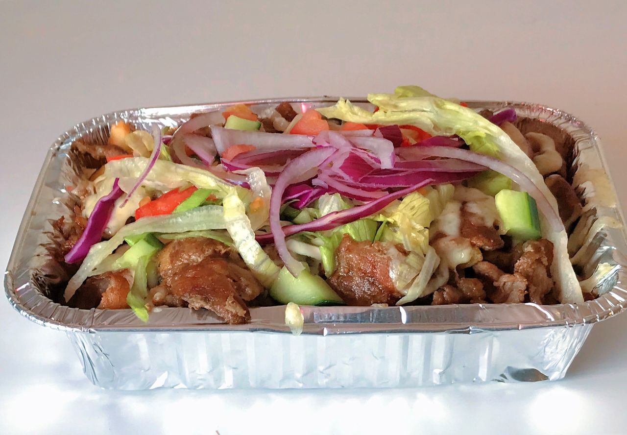 Bringing the Dutch favorite home. How to prepare Kapsalon, the healthier fast food