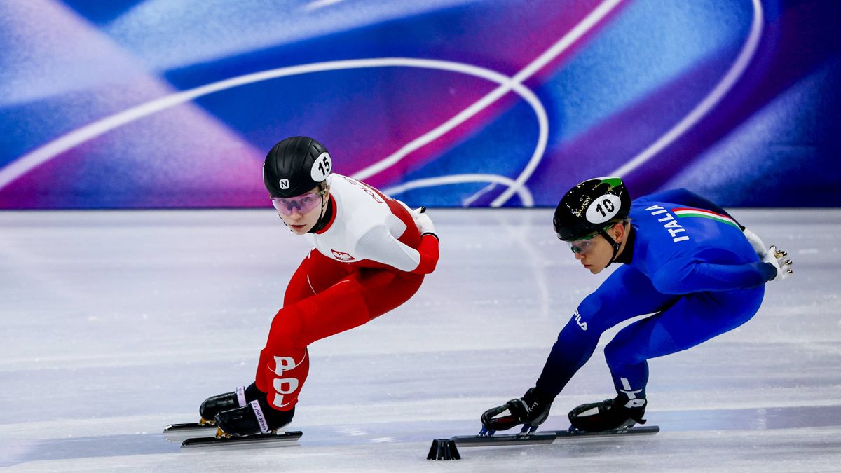 Milan, Italy - February 20: Kamila Sellier-Stormowska of Poland and Arianna Fontana of Italy competing on the Short Track Speed Skating Women's 1500m Quarterfinals on day fourteen of the Milano Cortina 2026 Winter Olympics at Milano Speed Skating Stadium on February 20, 2026 in Milan, Italy. (Photo by Henk Jan Dijks/Marcel ter Bals/DeFodi Images/DeFodi via Getty Images)
