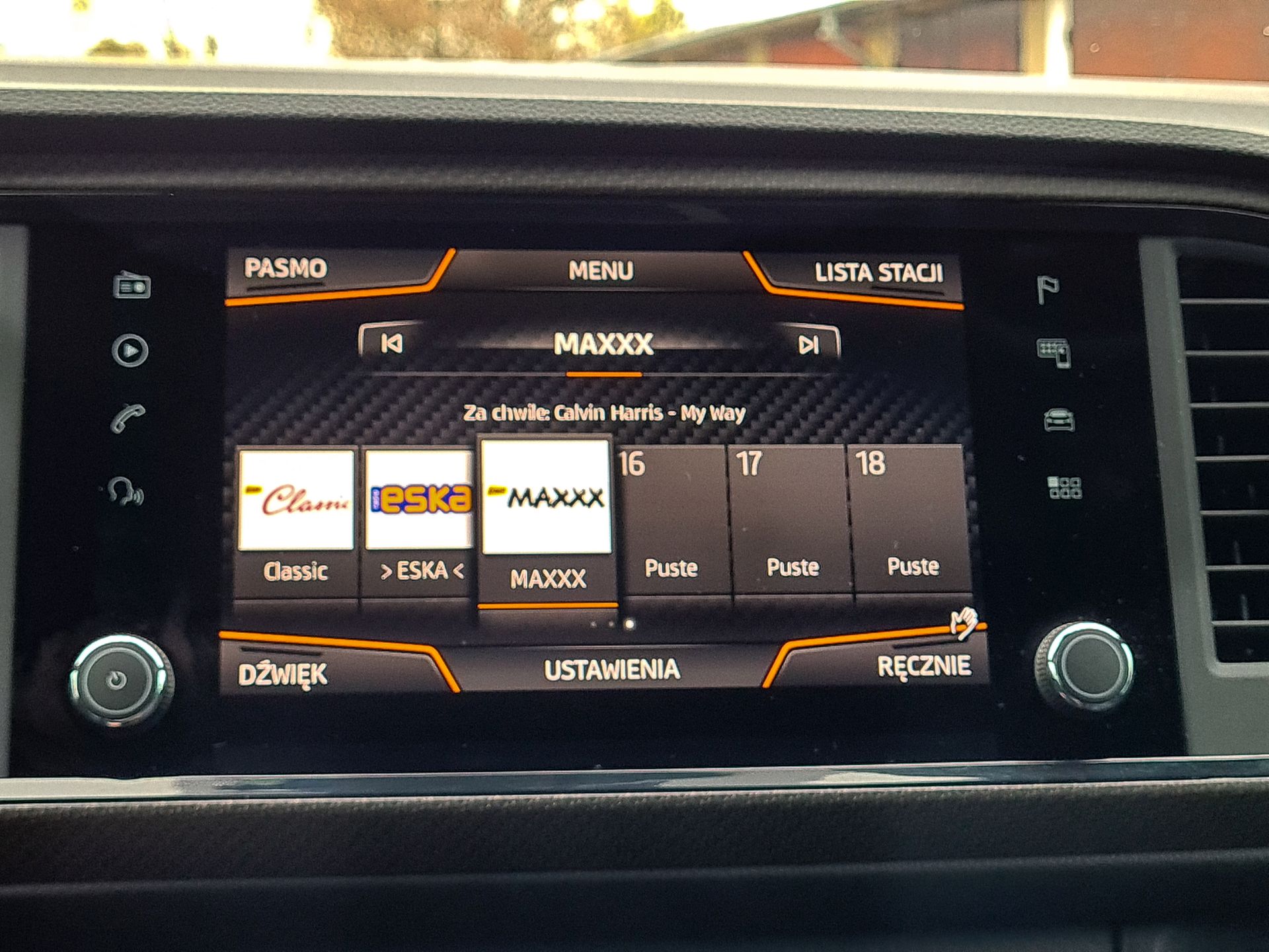 Cupra Ateca Limited Edition: Kamera 360 stopni z 3D, monitor jazdy i profile 18