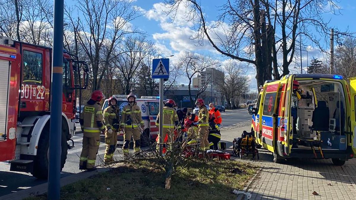Wybuch wyrwał okno w jednym z mieszkań