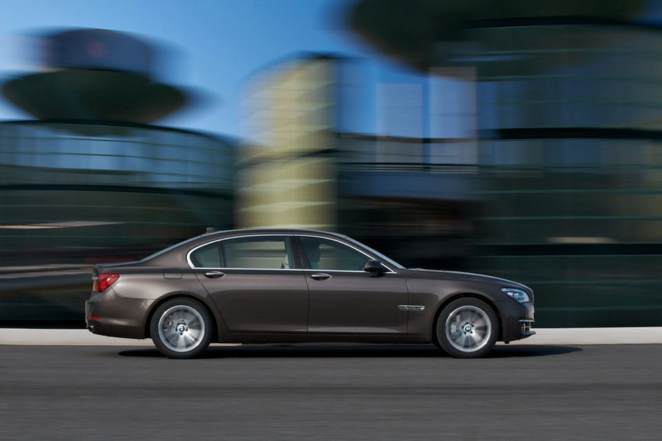 BMW serii 7 na rok 2013 - megagaleria niemieckiego okrętu flagowego 190