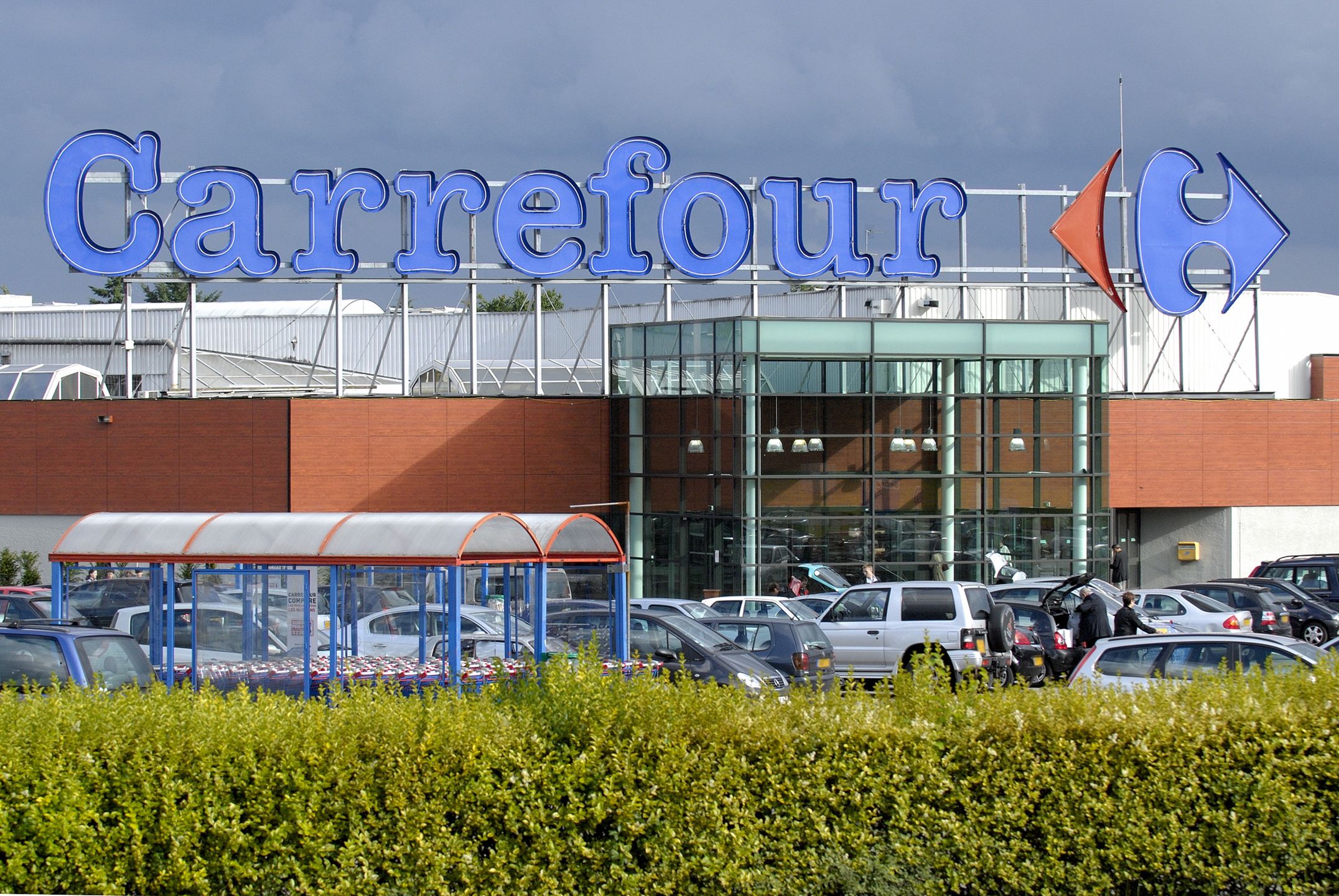 Carrefour; market; hipermarket