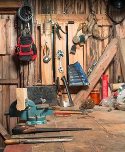 Bezpieczeństwo w domku narzędziowym: jak chronić narzędzia i sprzęt przed kradzieżą?