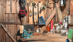 Bezpieczeństwo w domku narzędziowym: jak chronić narzędzia i sprzęt przed kradzieżą?