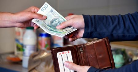 Tarcza antyinflacyjna obniży czasowo podatki. Ekonomiści: leczenie objawów, a nie przyczyn
