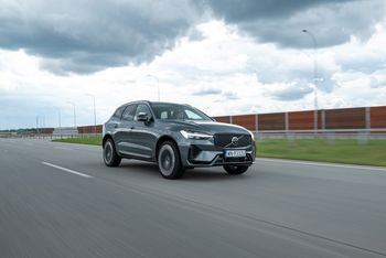Volvo XC60 zostanie z nami długo. Dostanie hybrydę plug-in z dużym zasięgiem