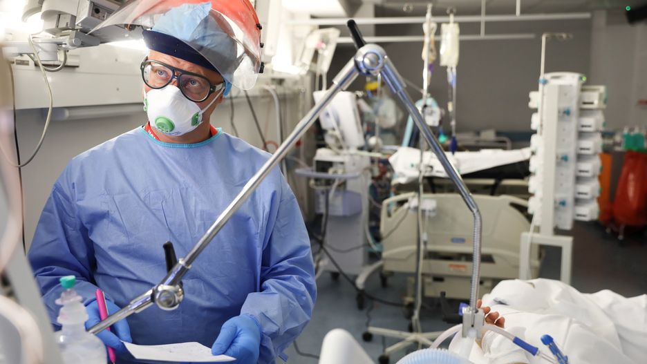 COVID-19. Nowa definicja osoby choro