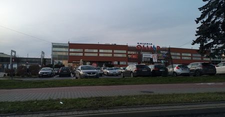 Parkomaty przed Galerią Olimp wyłączone. Płatne parkowanie od 1 stycznia