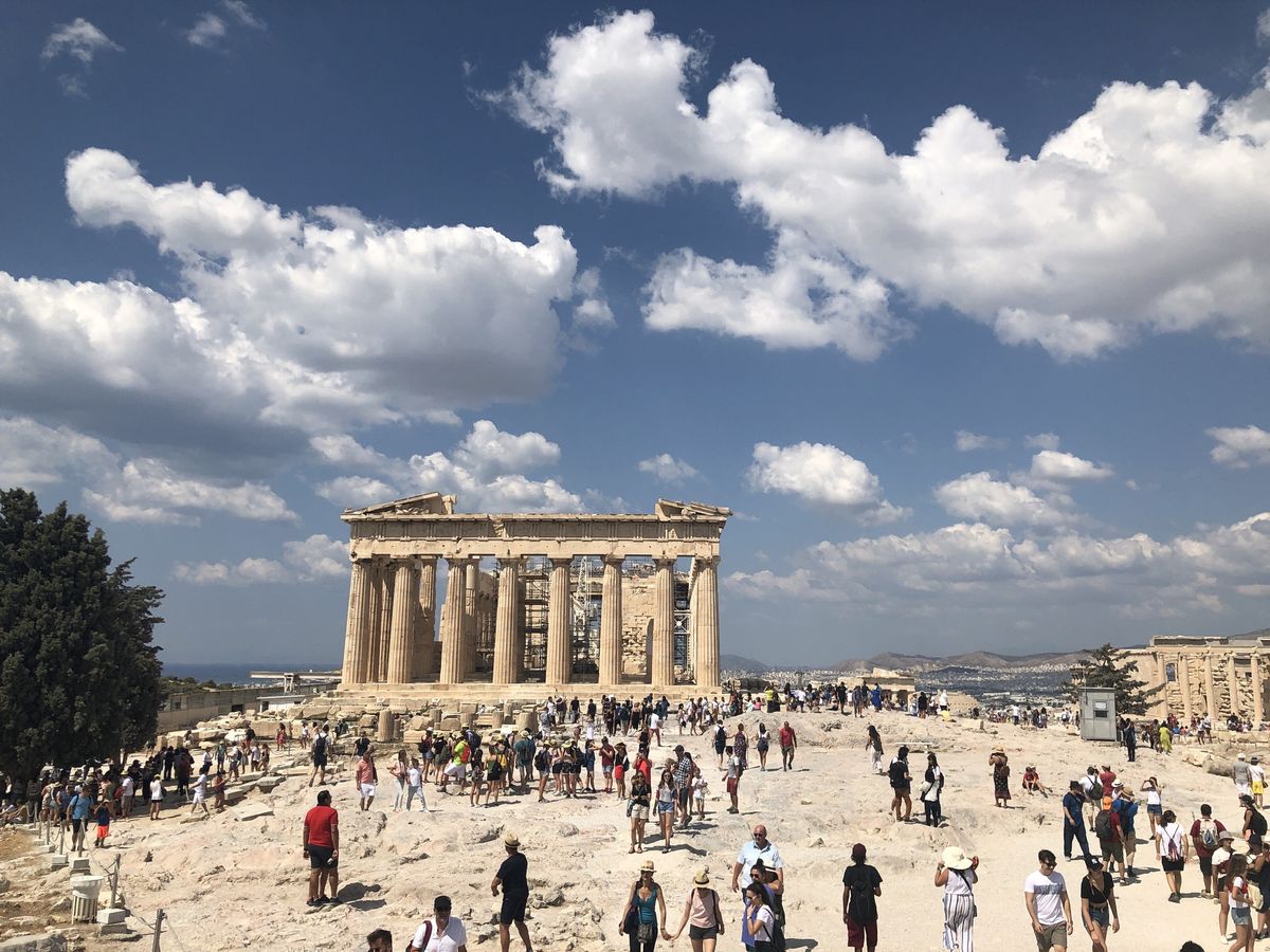 Akropol to jedno z najpopularniejszych miejsc w Grecji 