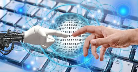 Pracownicy na razie wygrywają wojnę z robotami. Na razie