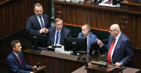 Awantura w Sejmie. "Pana słowa są haniebne"