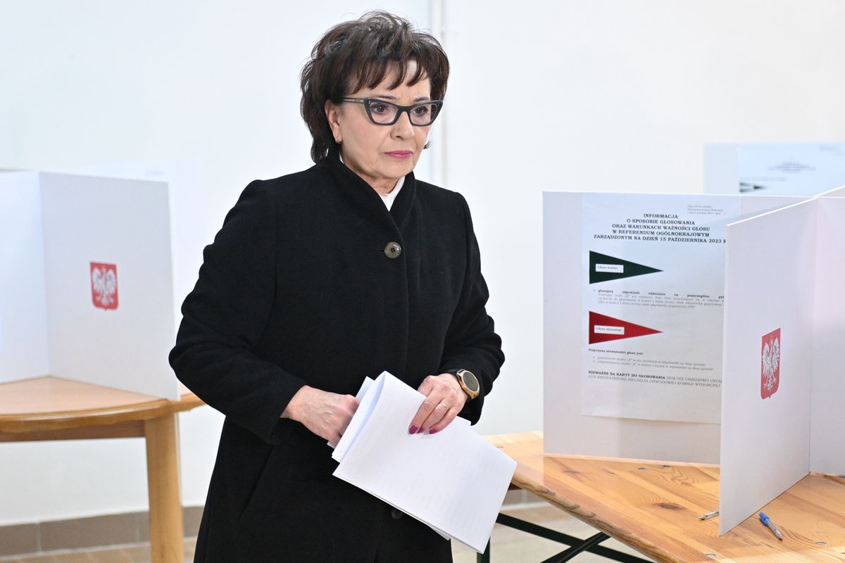 Marszałek Sejmu Elżbieta Witek oddała głos w lokalu wyborczym w Jaworze
