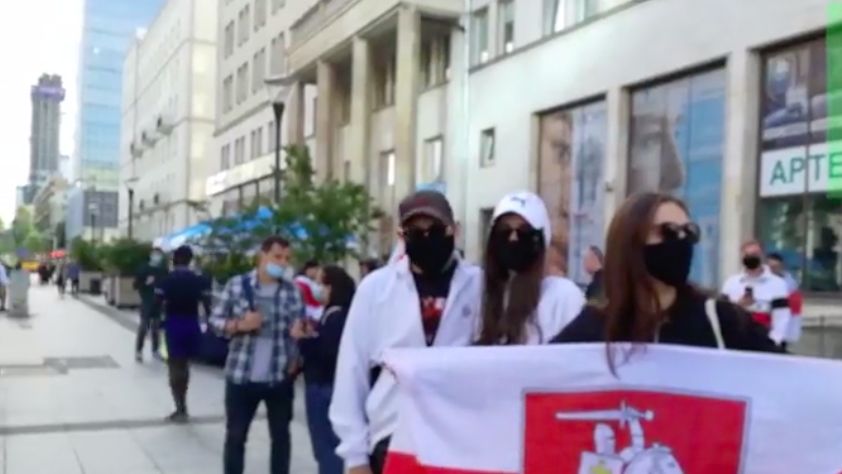 Warszawa. Pikieta pod przedstawicielstwem Komisji Europejskiej przy Świętokrzyskiej. Uczestnicy żądają działania w sprawie zatrzymania opozycjonisty białoruskiego
