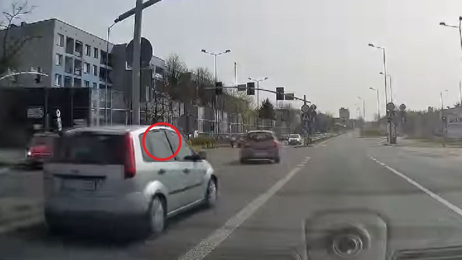 Wymusiła pierwszeństwo. Kamera uchwyciła, co zrobiło dziecko